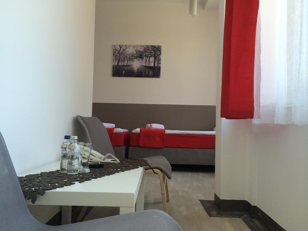 Hotel Kielce Habitación foto