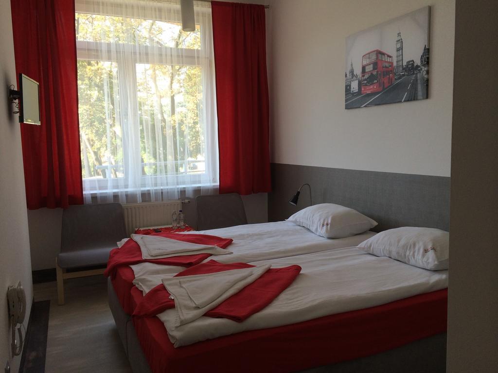 Hotel Kielce Habitación foto