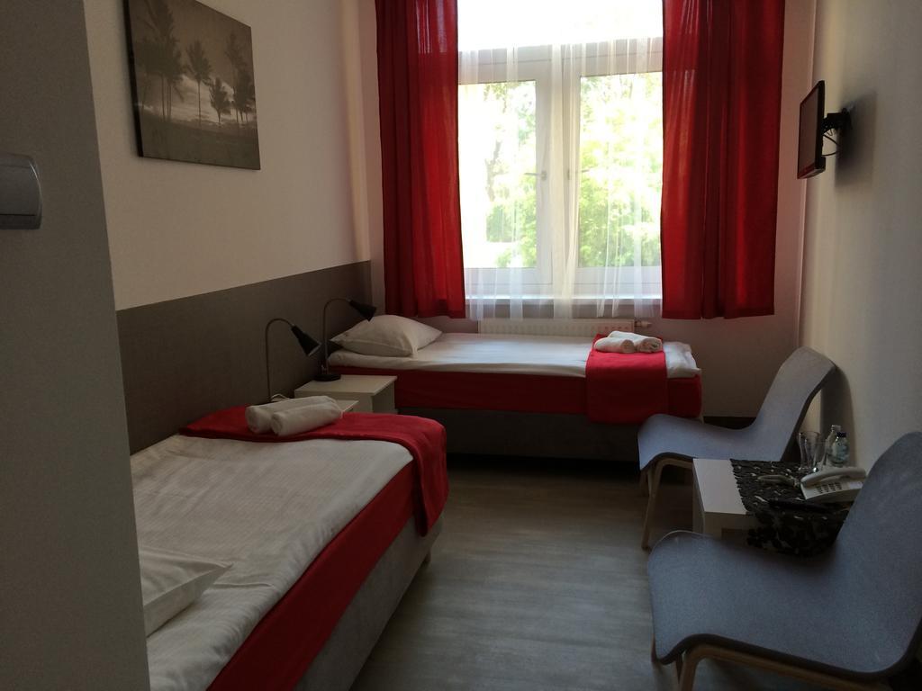 Hotel Kielce Habitación foto