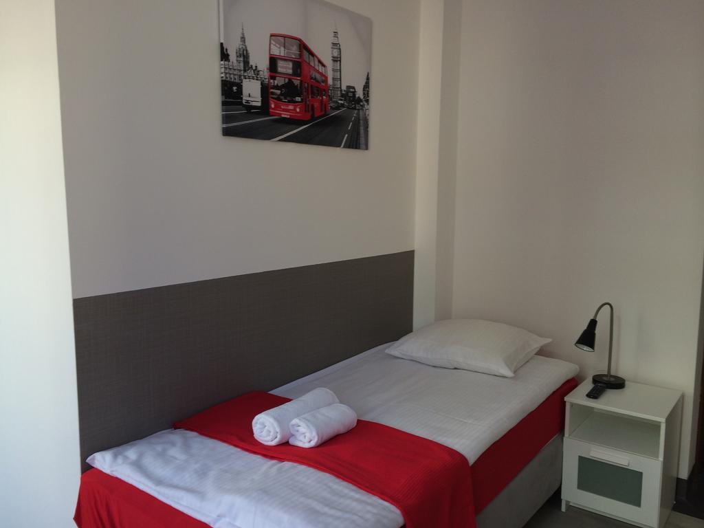 Hotel Kielce Habitación foto